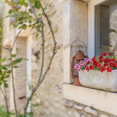 Chateau De Marrets Bed & Breakfast Saint-Gervais-sur-Roubion